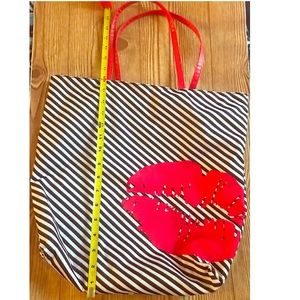 Striped lipstick kiss carry all tote red